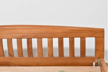 中古　美品　希少な廃番品　チーク無垢材　SCANTEAK(スキャンティーク)　天然木の温もりを感じられるダブルサイズのベッドフレーム　(R-085391)