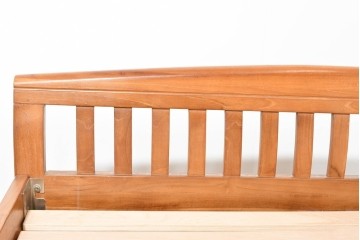 中古　美品　希少な廃番品　チーク無垢材　SCANTEAK(スキャンティーク)　天然木の温もりを感じられるダブルサイズのベッドフレーム　(R-085391)