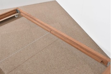 中古　美品　ウォールナット無垢材(一部合板)　木材の温かみを感じられるシングルサイズのベッドフレーム　定価約17万円　(R-085393)