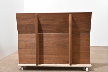 中古　美品　ウォールナット無垢材(一部合板)　木材の温かみを感じられるシングルサイズのベッドフレーム　定価約17万円　(R-085393)