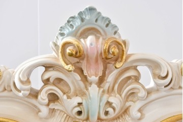 中古　イタリア高級家具　SILIK(シリック)　ロココ調装飾が華やかなベッドフレーム(キングサイズ)　定価約125万円相当　(R-085394)