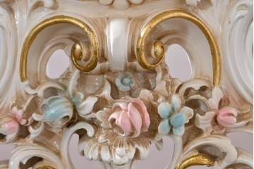 中古　イタリア高級家具　SILIK(シリック)　ロココ調装飾が華やかなベッドフレーム(キングサイズ)　定価約125万円相当　(R-085394)