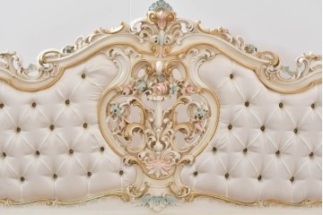 中古　イタリア高級家具　SILIK(シリック)　ロココ調装飾が華やかなベッドフレーム(キングサイズ)　定価約125万円相当　(R-085394)