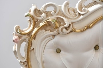 中古　イタリア高級家具　SILIK(シリック)　ロココ調装飾が華やかなベッドフレーム(キングサイズ)　定価約125万円相当　(R-085394)