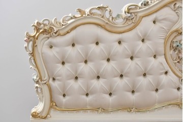 中古　イタリア高級家具　SILIK(シリック)　ロココ調装飾が華やかなベッドフレーム(キングサイズ)　定価約125万円相当　(R-085394)