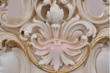 中古　イタリア高級家具　SILIK(シリック)　ロココ調装飾が華やかなベッドフレーム(キングサイズ)　定価約125万円相当　(R-085394)