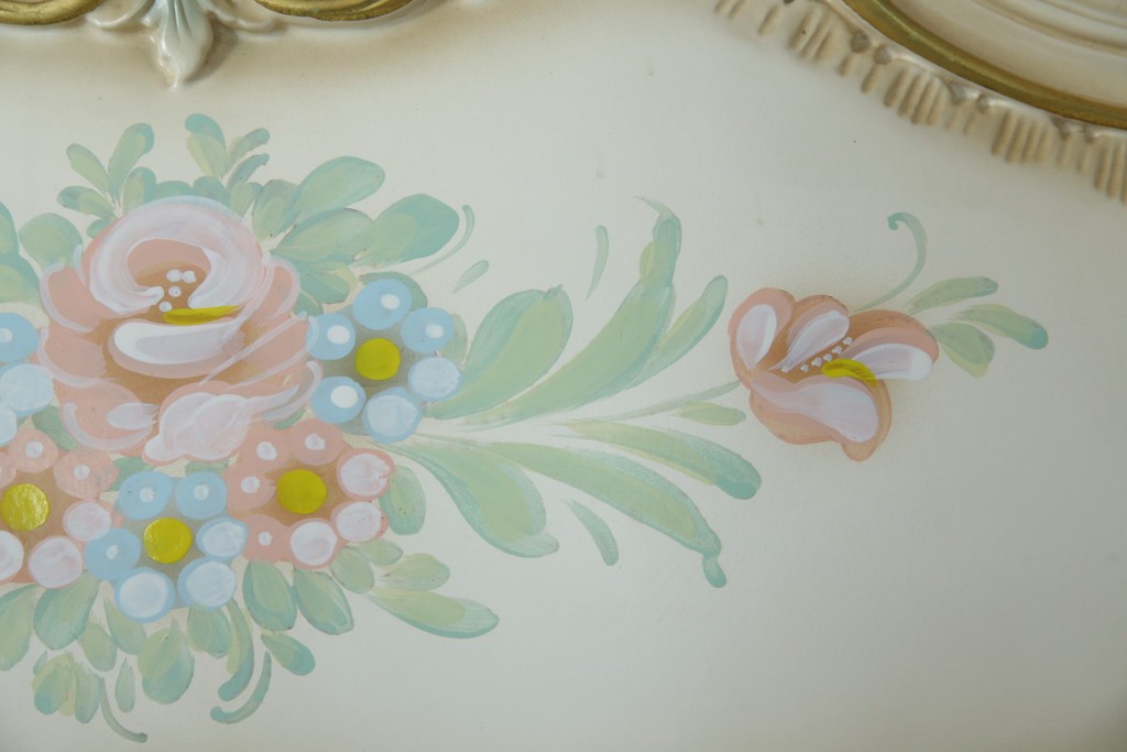 中古　イタリア高級家具　SILIK(シリック)　ロココ調装飾が華やかなキングサイズのベッドフレーム　定価約125万円相当　(R-085394)