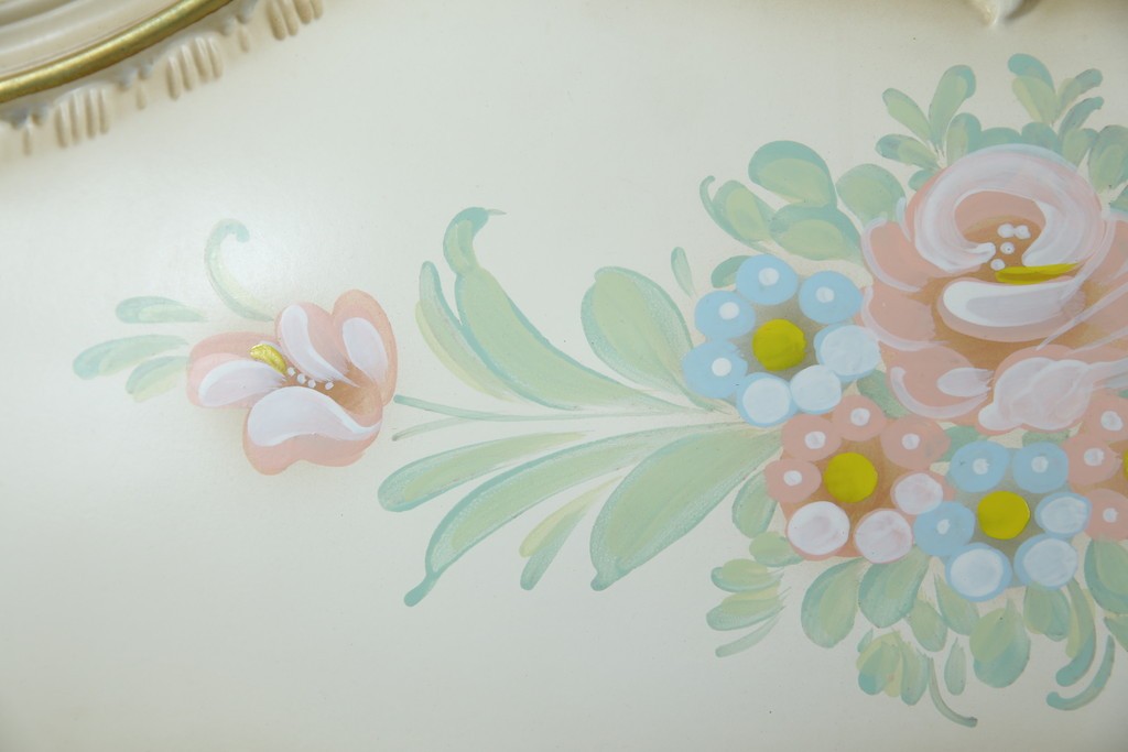 中古　イタリア高級家具　SILIK(シリック)　ロココ調装飾が華やかなキングサイズのベッドフレーム　定価約125万円相当　(R-085394)