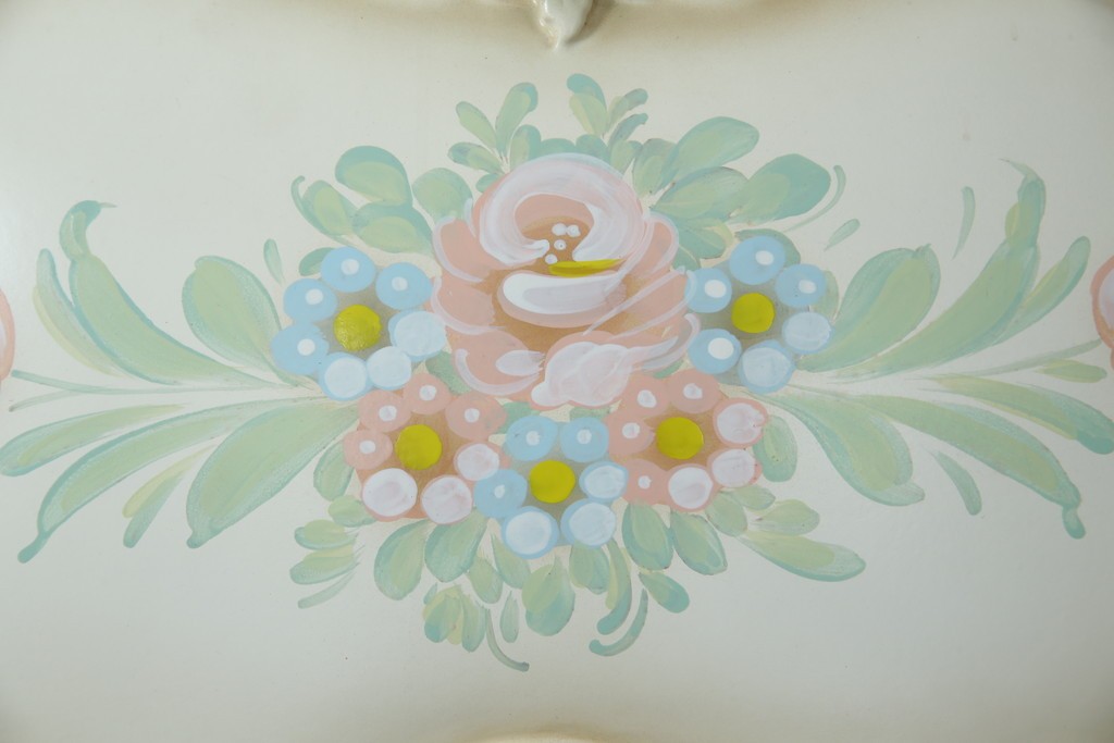 中古　イタリア高級家具　SILIK(シリック)　ロココ調装飾が華やかなキングサイズのベッドフレーム　定価約125万円相当　(R-085394)