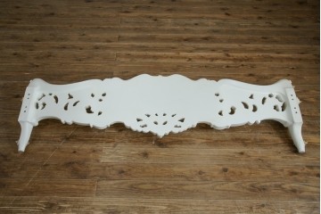 中古　イタリア高級家具　SILIK(シリック)　ロココ調装飾が華やかなキングサイズのベッドフレーム　定価約125万円相当　(R-085394)