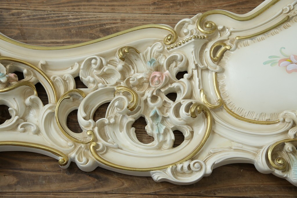 中古　イタリア高級家具　SILIK(シリック)　ロココ調装飾が華やかなキングサイズのベッドフレーム　定価約125万円相当　(R-085394)