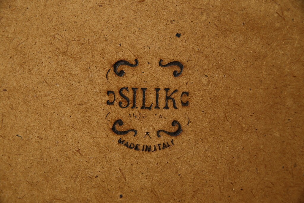 中古　イタリア高級家具　SILIK(シリック)　ロココ調装飾が華やかなキングサイズのベッドフレーム　定価約125万円相当　(R-085394)