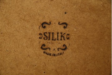 中古　イタリア高級家具　SILIK(シリック)　ロココ調装飾が華やかなキングサイズのベッドフレーム　定価約125万円相当　(R-085394)