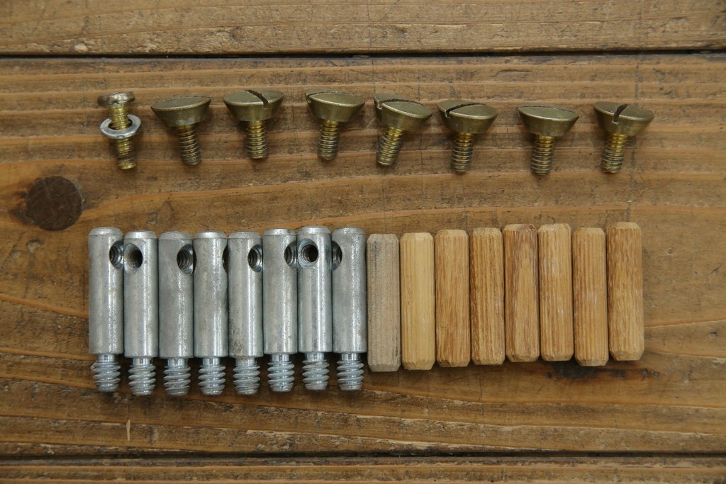 中古　イタリア高級家具　SILIK(シリック)　ロココ調装飾が華やかなキングサイズのベッドフレーム　定価約125万円相当　(R-085394)