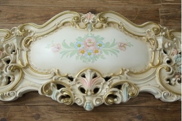 中古　イタリア高級家具　SILIK(シリック)　ロココ調装飾が華やかなキングサイズのベッドフレーム　定価約125万円相当　(R-085394)