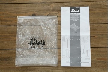 中古　イタリア製　Flou(フルー)　Tadao (タダオ)　Vico Magistretti(ヴィコ・マジストレッティ)　直線的な統一されたラインが美しいキングサイズのベッドフレーム　定価約55万円　(R-085396)