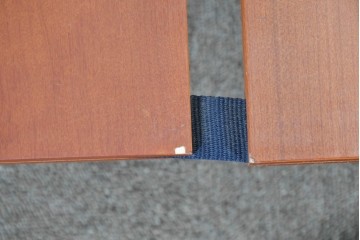 中古　イタリア製　Flou(フルー)　Tadao (タダオ)　Vico Magistretti(ヴィコ・マジストレッティ)　直線的な統一されたラインが美しいキングサイズのベッドフレーム　定価約55万円　(R-085396)