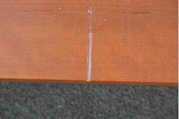 中古　イタリア製　Flou(フルー)　Tadao (タダオ)　Vico Magistretti(ヴィコ・マジストレッティ)　直線的な統一されたラインが美しいキングサイズのベッドフレーム　定価約55万円　(R-085396)