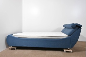 中古　DeRUCCI(デルッチ/慕思)のベッドフレームとREGALIA(レガリア)のマットレスのセット(クイーンサイズ)　セット定価約43万円相当　(R-085397)