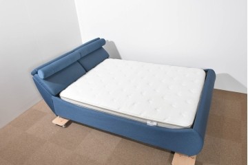 中古　DeRUCCI(デルッチ/慕思)のベッドフレームとREGALIA(レガリア)のマットレスのセット(クイーンサイズ)　セット定価約43万円相当　(R-085397)