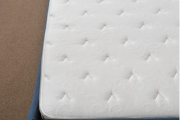 中古　DeRUCCI(デルッチ/慕思)のベッドフレームとREGALIA(レガリア)のマットレスのセット(クイーンサイズ)　セット定価約43万円相当　(R-085397)