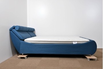 中古　DeRUCCI(デルッチ/慕思)のベッドフレームとREGALIA(レガリア)のマットレスのセット(クイーンサイズ)　セット定価約43万円相当　(R-085397)