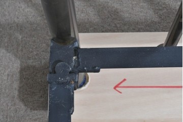 アメリカヴィンテージ　高級品　Brass Beds of Virginia　格調高いポール装飾のダブルサイズベッドフレーム　(R-085398)