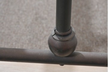 アメリカヴィンテージ　高級品　Brass Beds of Virginia　格調高いポール装飾のダブルサイズベッドフレーム　(R-085398)