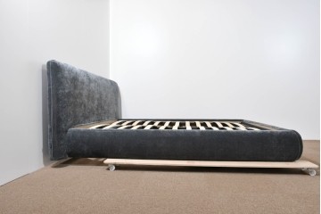 中古　美品　展示品　Armonia(アルモニア)　収納スペースを備えたキングサイズのベッドフレーム　定価約25万円　(R-085400)