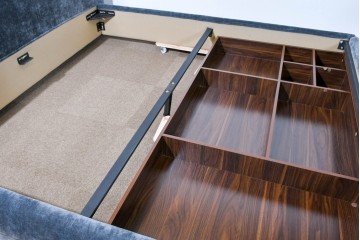 中古　美品　展示品　Armonia(アルモニア)　収納スペースを備えたキングサイズのベッドフレーム　定価約25万円　(R-085400)