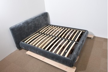 中古　美品　展示品　Armonia(アルモニア)　収納スペースを備えたキングサイズのベッドフレーム　定価約25万円　(R-085400)