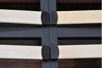 中古　美品　展示品　Armonia(アルモニア)　収納スペースを備えたキングサイズのベッドフレーム　定価約25万円　(R-085400)