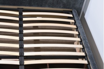 中古　美品　展示品　Armonia(アルモニア)　収納スペースを備えたキングサイズのベッドフレーム　定価約25万円　(R-085400)