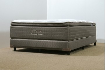 中古　美品　アメリカ　KINGSDOWN(キングスダウン)　REGALIA(レガリア)　Insignia Deluxe(インシグニア デラックス)　極上の寝心地を叶えるセミダブルサイズのマットレス　定価約34万円　(R-085401)