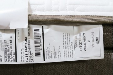 中古　美品　アメリカ　KINGSDOWN(キングスダウン)　REGALIA(レガリア)　Insignia Deluxe(インシグニア デラックス)　極上の寝心地を叶えるセミダブルサイズのマットレス　定価約34万円　(R-085401)