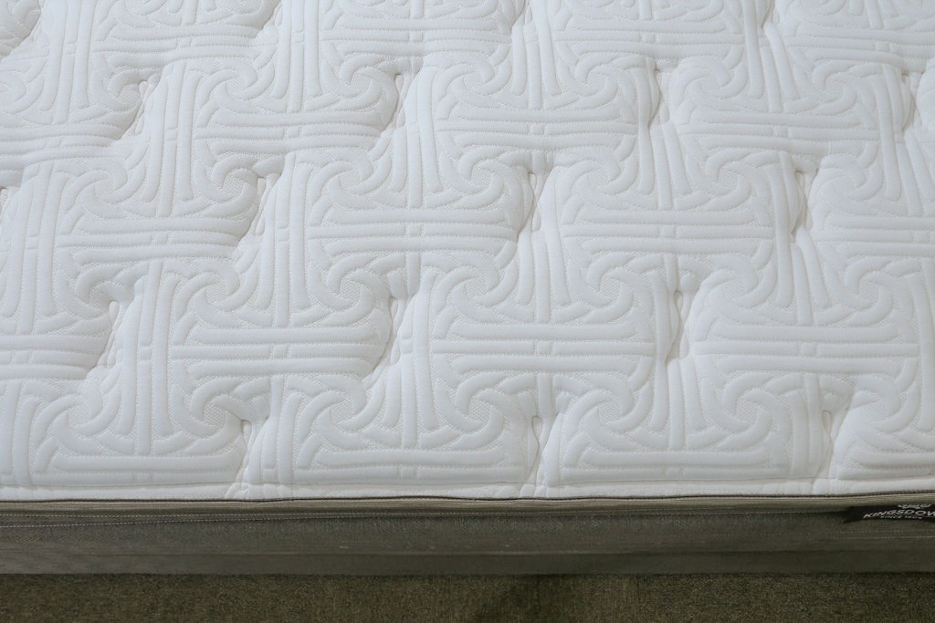 中古　美品　アメリカ　KINGSDOWN(キングスダウン)　REGALIA(レガリア)　Insignia Deluxe(インシグニア デラックス)　極上の寝心地を叶えるセミダブルサイズのマットレス　定価約34万円　(R-085401)