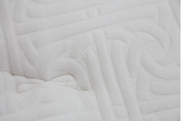 中古　美品　アメリカ　KINGSDOWN(キングスダウン)　REGALIA(レガリア)　Insignia Deluxe(インシグニア デラックス)　極上の寝心地を叶えるセミダブルサイズのマットレス　定価約34万円　(R-085401)