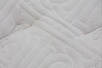 中古　美品　アメリカ　KINGSDOWN(キングスダウン)　REGALIA(レガリア)　Insignia Deluxe(インシグニア デラックス)　極上の寝心地を叶えるセミダブルサイズのマットレス　定価約34万円　(R-085401)