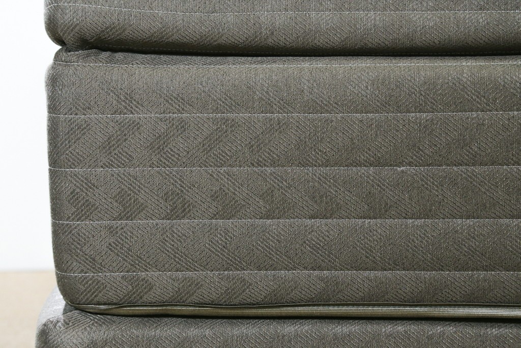 中古　美品　アメリカ　KINGSDOWN(キングスダウン)　REGALIA(レガリア)　Insignia Deluxe(インシグニア デラックス)　極上の寝心地を叶えるセミダブルサイズのマットレス　定価約34万円　(R-085401)