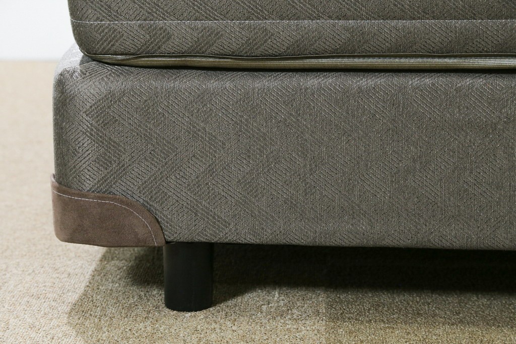 中古　美品　アメリカ　KINGSDOWN(キングスダウン)　REGALIA(レガリア)　Insignia Deluxe(インシグニア デラックス)　極上の寝心地を叶えるセミダブルサイズのマットレス　定価約34万円　(R-085401)