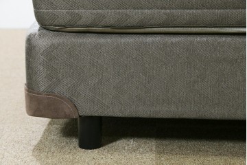 中古　美品　アメリカ　KINGSDOWN(キングスダウン)　REGALIA(レガリア)　Insignia Deluxe(インシグニア デラックス)　極上の寝心地を叶えるセミダブルサイズのマットレス　定価約34万円　(R-085401)