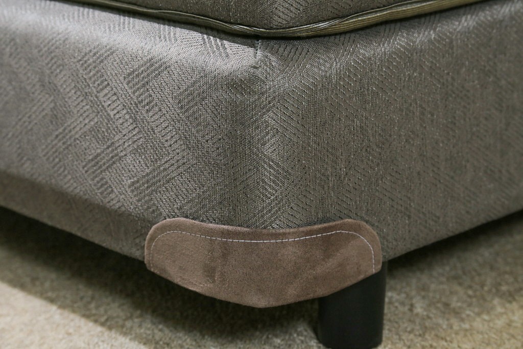 中古　美品　アメリカ　KINGSDOWN(キングスダウン)　REGALIA(レガリア)　Insignia Deluxe(インシグニア デラックス)　極上の寝心地を叶えるセミダブルサイズのマットレス　定価約34万円　(R-085401)