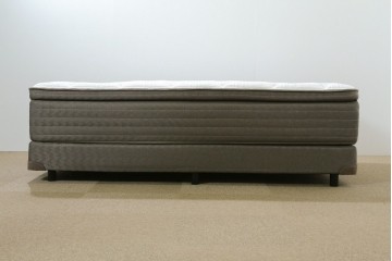 中古　美品　アメリカ　KINGSDOWN(キングスダウン)　REGALIA(レガリア)　Insignia Deluxe(インシグニア デラックス)　極上の寝心地を叶えるセミダブルサイズのマットレス　定価約34万円　(R-085401)