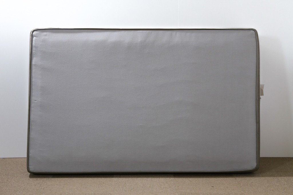 中古　美品　アメリカ　KINGSDOWN(キングスダウン)　REGALIA(レガリア)　Insignia Deluxe(インシグニア デラックス)　極上の寝心地を叶えるセミダブルサイズのマットレス　定価約34万円　(R-085401)