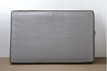 中古　美品　アメリカ　KINGSDOWN(キングスダウン)　REGALIA(レガリア)　Insignia Deluxe(インシグニア デラックス)　極上の寝心地を叶えるセミダブルサイズのマットレス　定価約34万円　(R-085401)