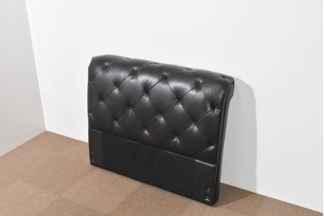 中古　美品　IDC大塚家具　L/S-307(エルエス307)　ボタン留めデザインがエレガントな本革ヘッドボード　定価約17万円　(R-085403)