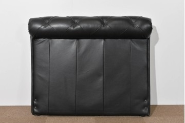 中古　美品　IDC大塚家具　L/S-307(エルエス307)　ボタン留めデザインがエレガントな本革ヘッドボード　定価約17万円　(R-085403)