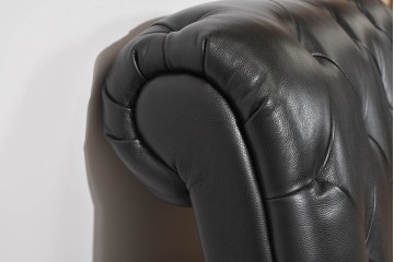 中古　美品　IDC大塚家具　L/S-307(エルエス307)　ボタン留めデザインがエレガントな本革ヘッドボード　定価約17万円　(R-085403)