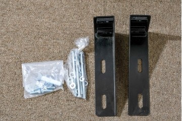 中古　美品　IDC大塚家具　L/S-307(エルエス307)　ボタン留めデザインがエレガントな本革ヘッドボード　定価約17万円　(R-085403)