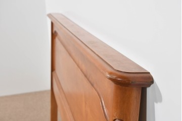 中古　横浜クラシック家具 ダニエル(Daniel)　面取り装飾の柔らかな曲線が魅力のヘッドボード　(R-085404)